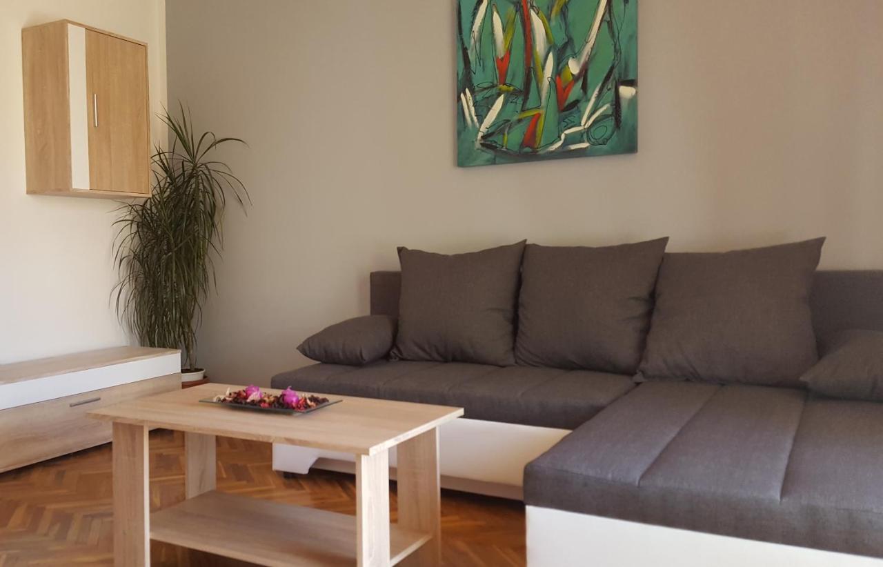 Apartman Ema 4+2 Koromačno Dış mekan fotoğraf