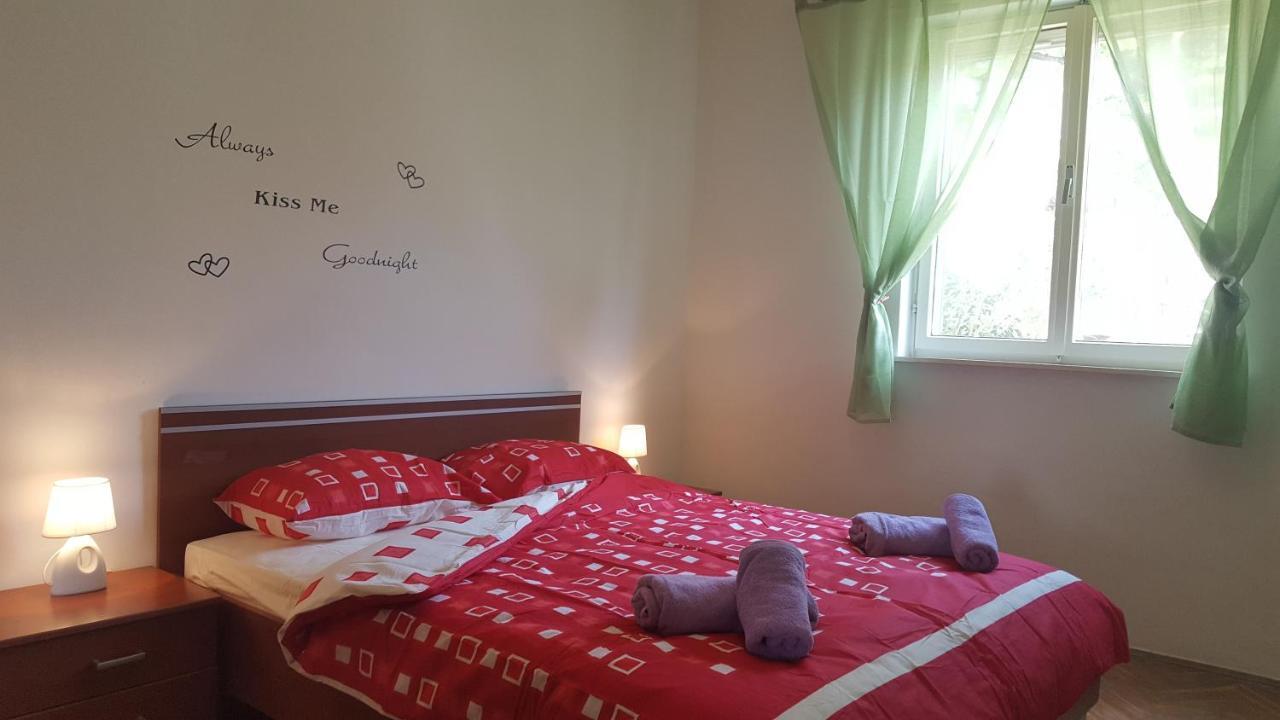 Apartman Ema 4+2 Koromačno Dış mekan fotoğraf